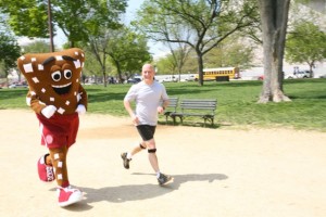 HKPretzelJogging